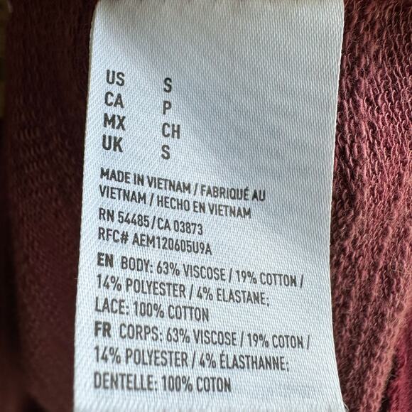 American Eagle Lace Sleeve Slit Back Top NWT - Picture 9 of 10